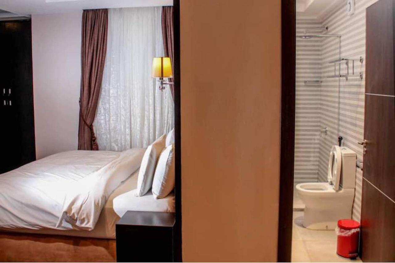Joshesther Olive Hotel Ikeja Exterior foto